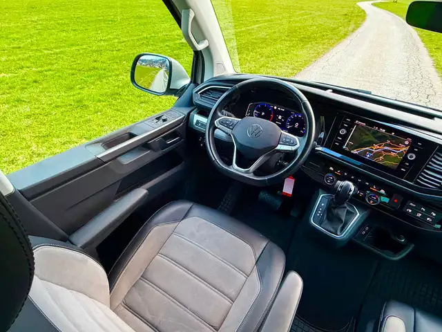 Volkswagen T6.1 Multivan Highline 2.0 TDI 4Motion AHK 2x Schiebetüre Ansicht 16