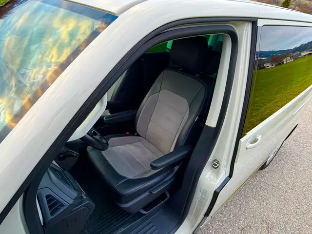 Volkswagen T6.1 Multivan Highline 2.0 TDI 4Motion AHK 2x Schiebetüre Ansicht 18