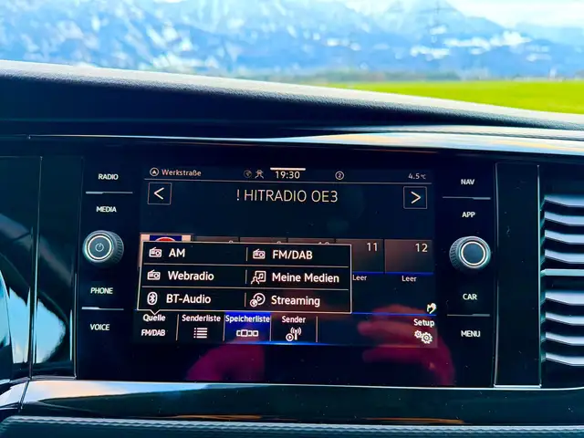 Volkswagen T6.1 Multivan Highline 2.0 TDI 4Motion AHK 2x Schiebetüre Ansicht 24