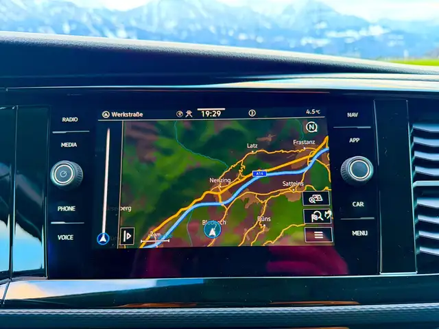 Volkswagen T6.1 Multivan Highline 2.0 TDI 4Motion AHK 2x Schiebetüre Ansicht 21