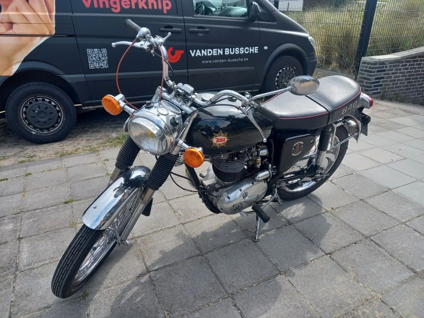 BSA B 40 militair    1967 Fekete - 2