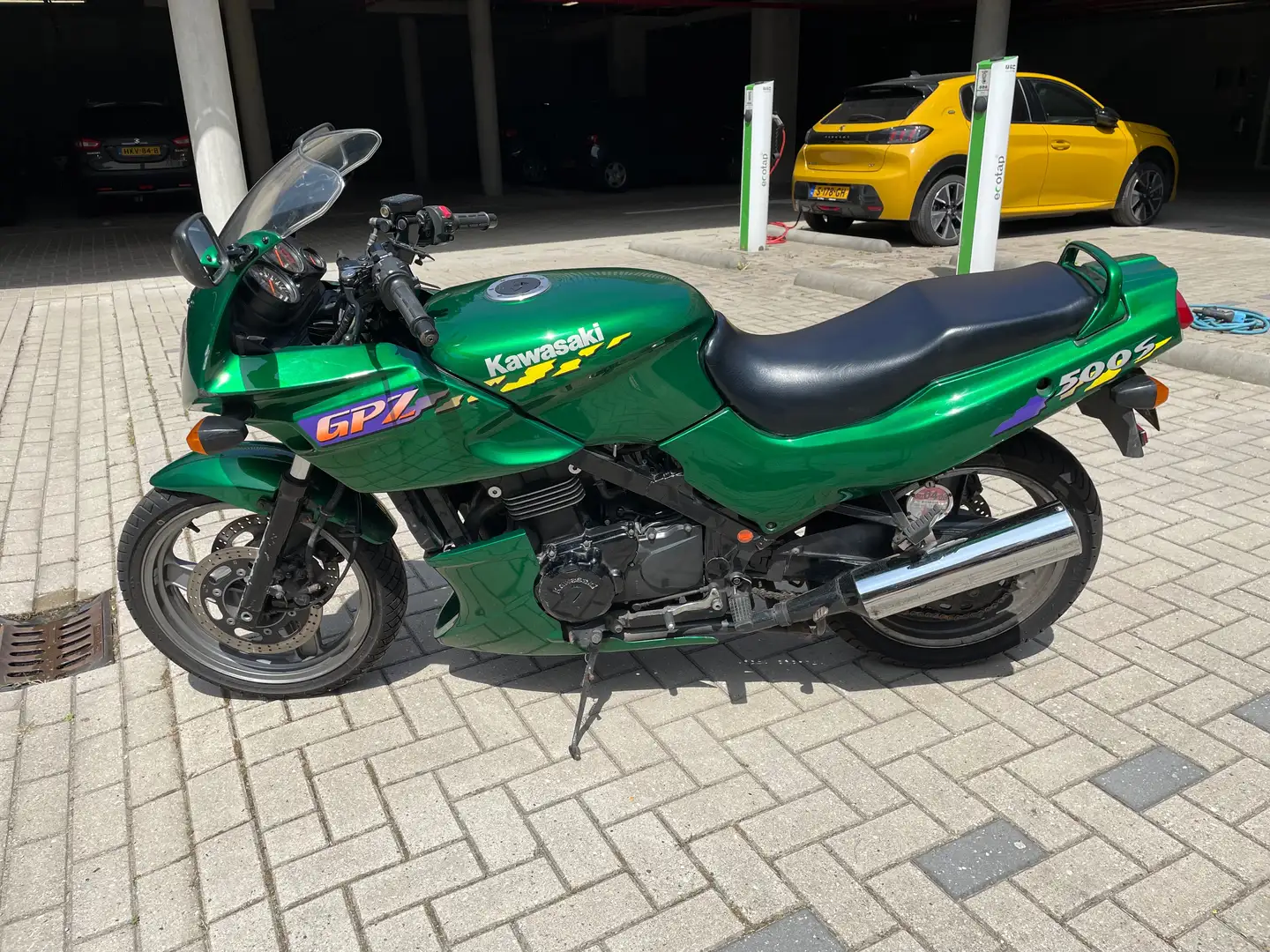 Kawasaki GPZ 500 S Vert - 2