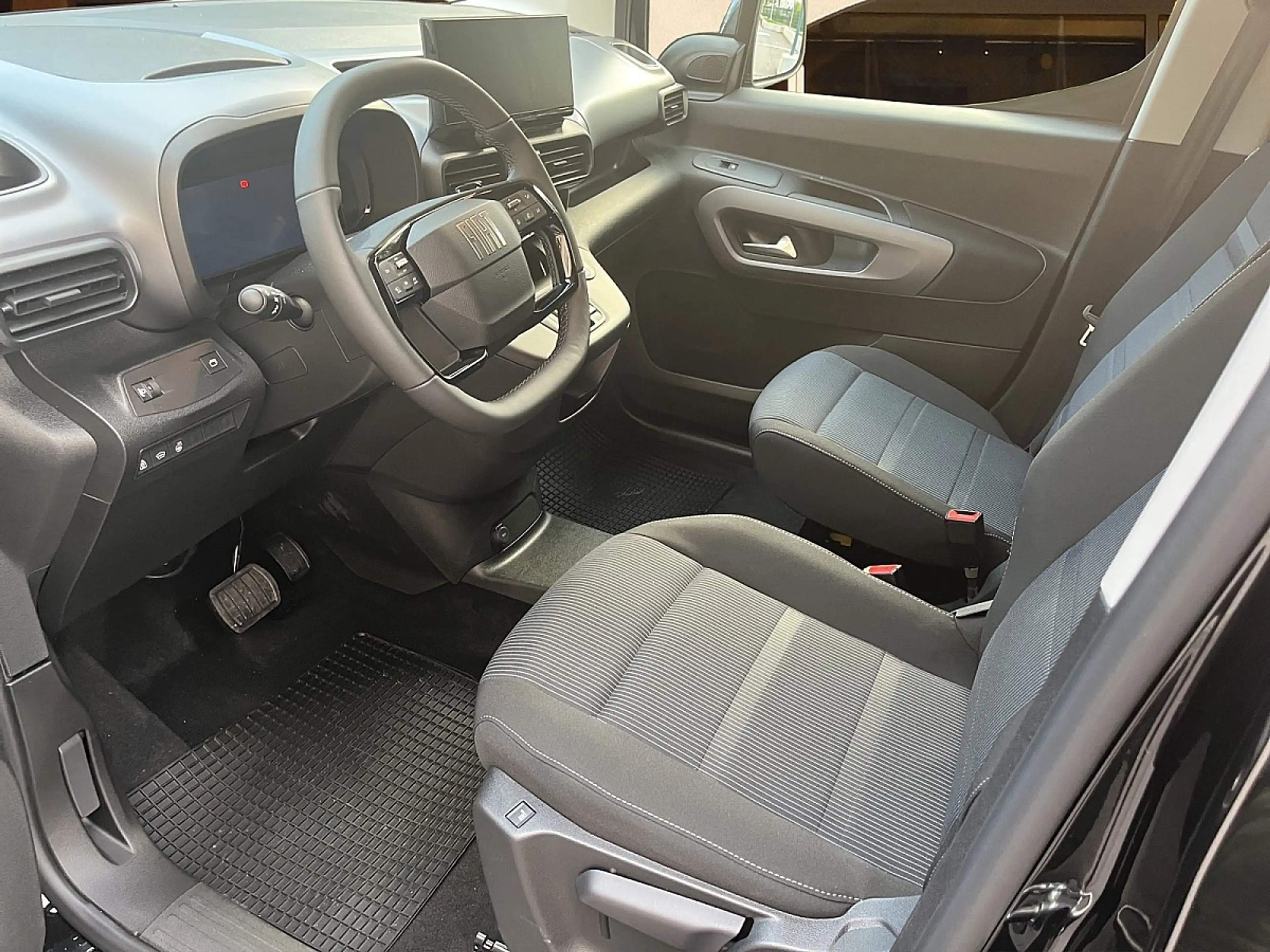 Fiat Doblo M BlueHDi 130 S&S Automatik — photo 4
