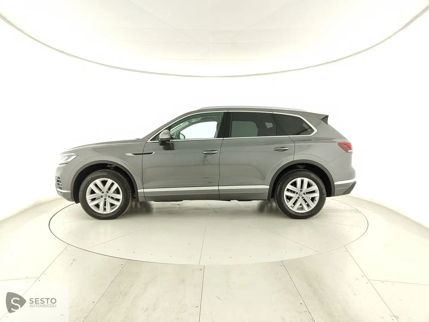 Volkswagen Touareg III 2018 3.0 V6 tdi Elegance 286cv tiptronic Argento - 2