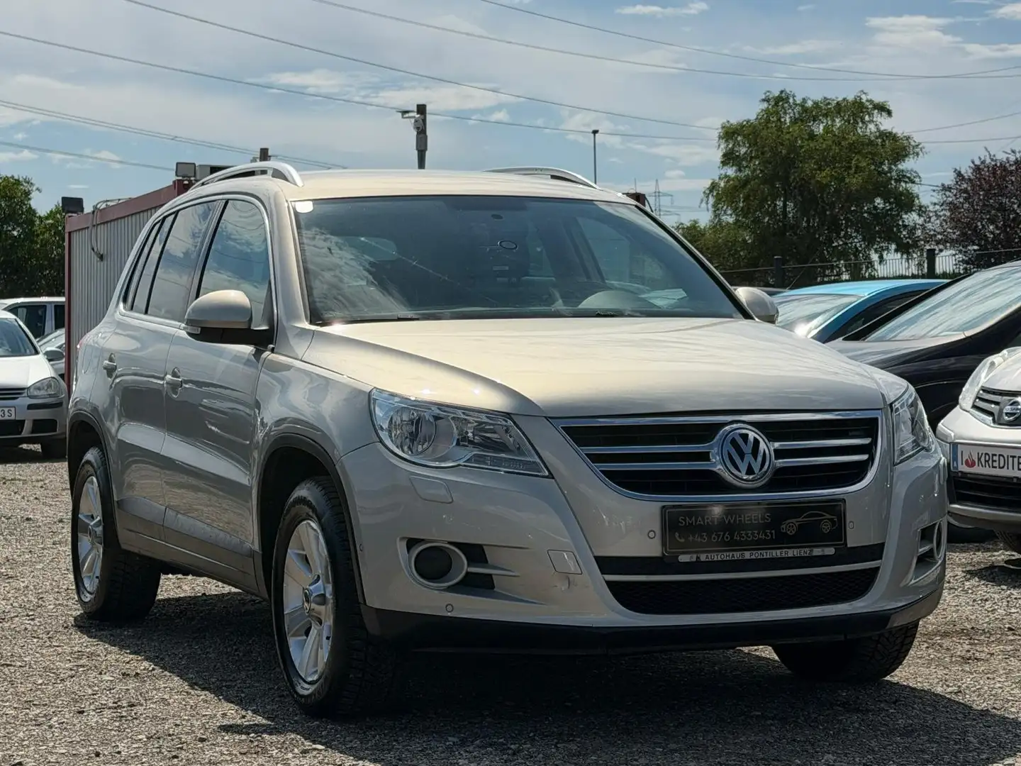 Volkswagen Tiguan Sport Grau - 2