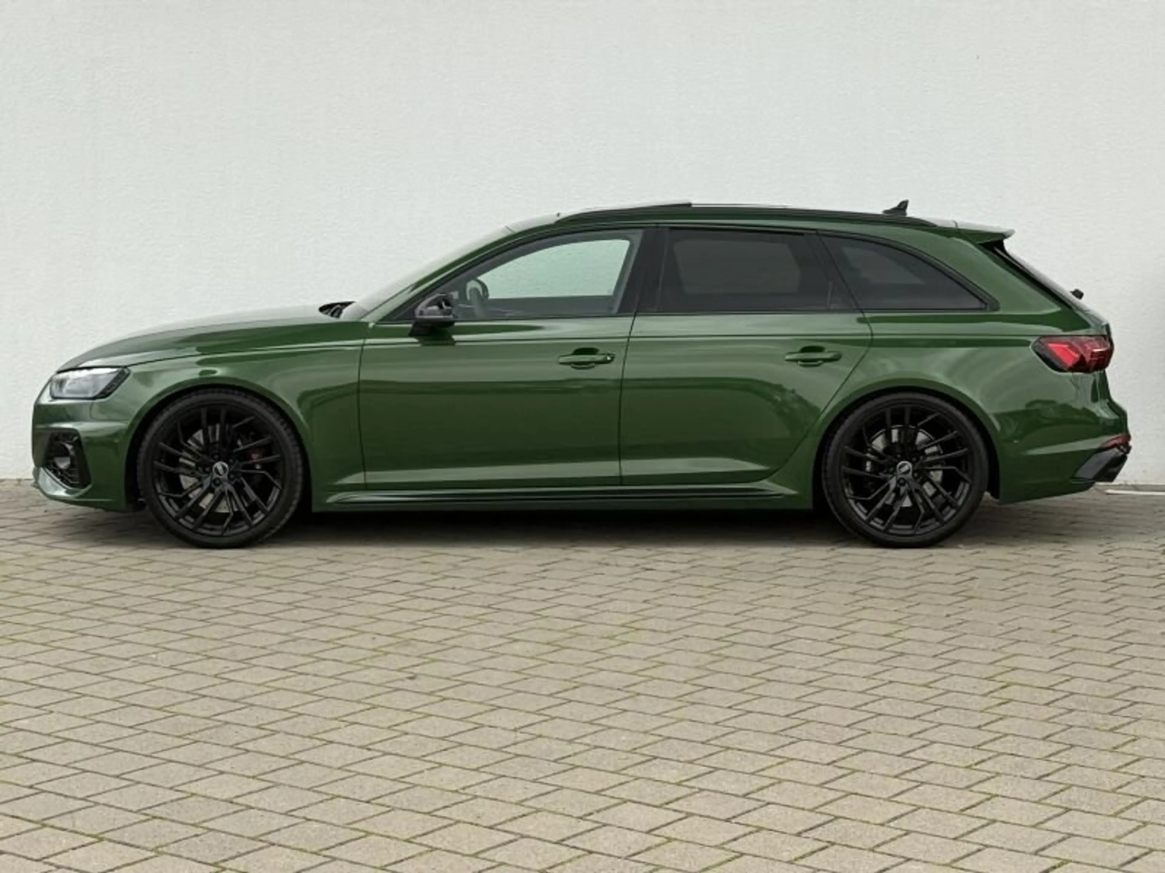 Audi RS4 HUD/B&O/280kmh/PANO/GARA/ROLLO/360/4xSH — photo 7