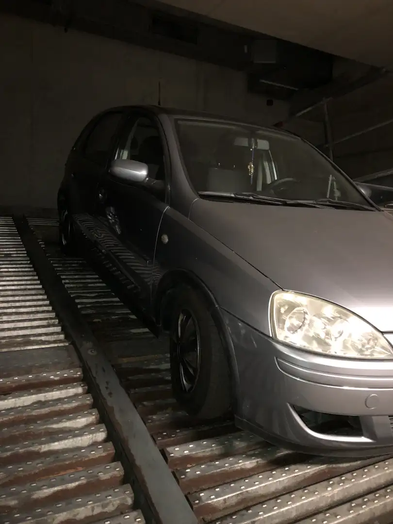 Opel Corsa GL - 2