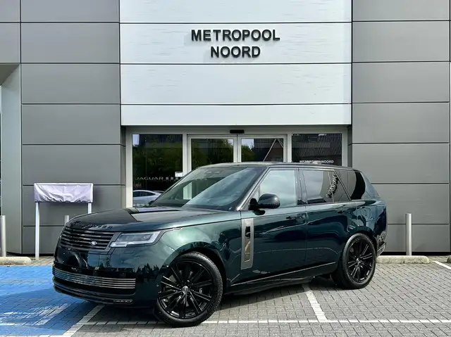 Land Rover Range Rover // P550e SV British Racing Gre