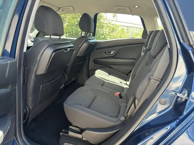 Renault Scenic view 10