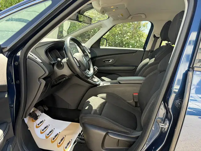 Renault Scenic view 9