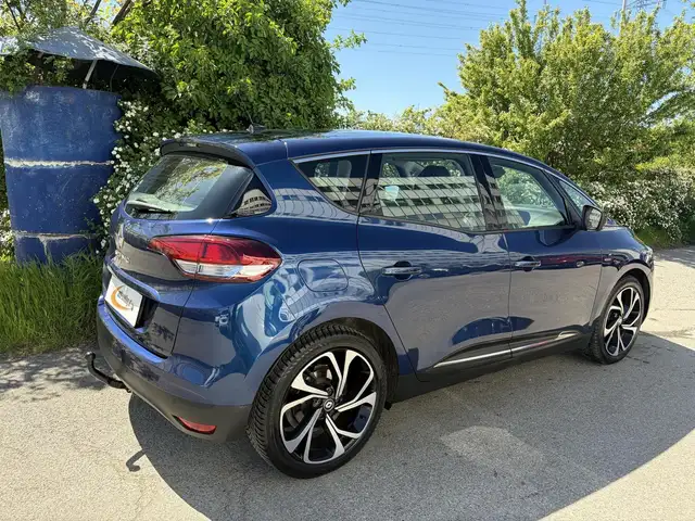 Renault Scenic view 3