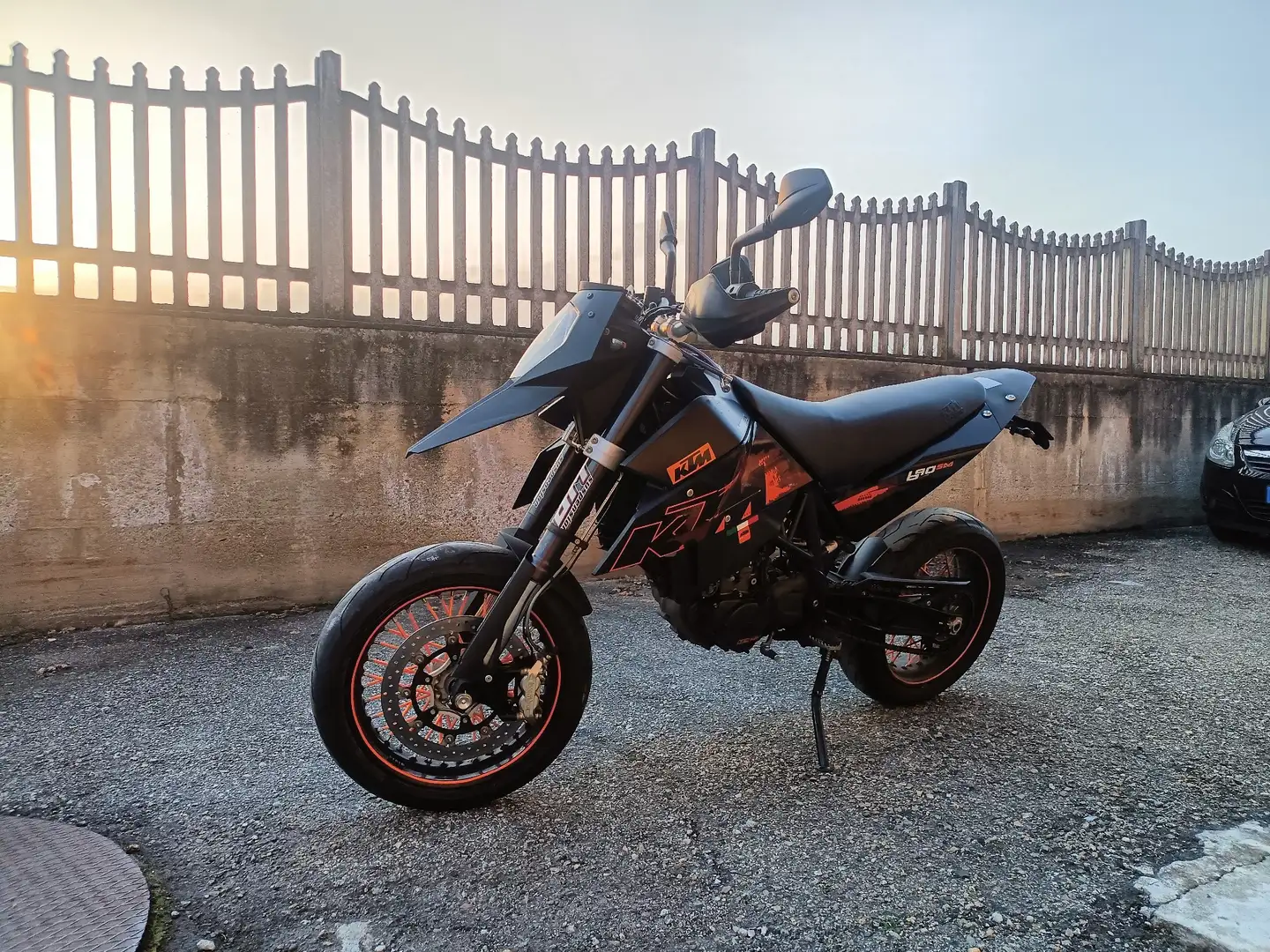 KTM 690 Supermoto - 2