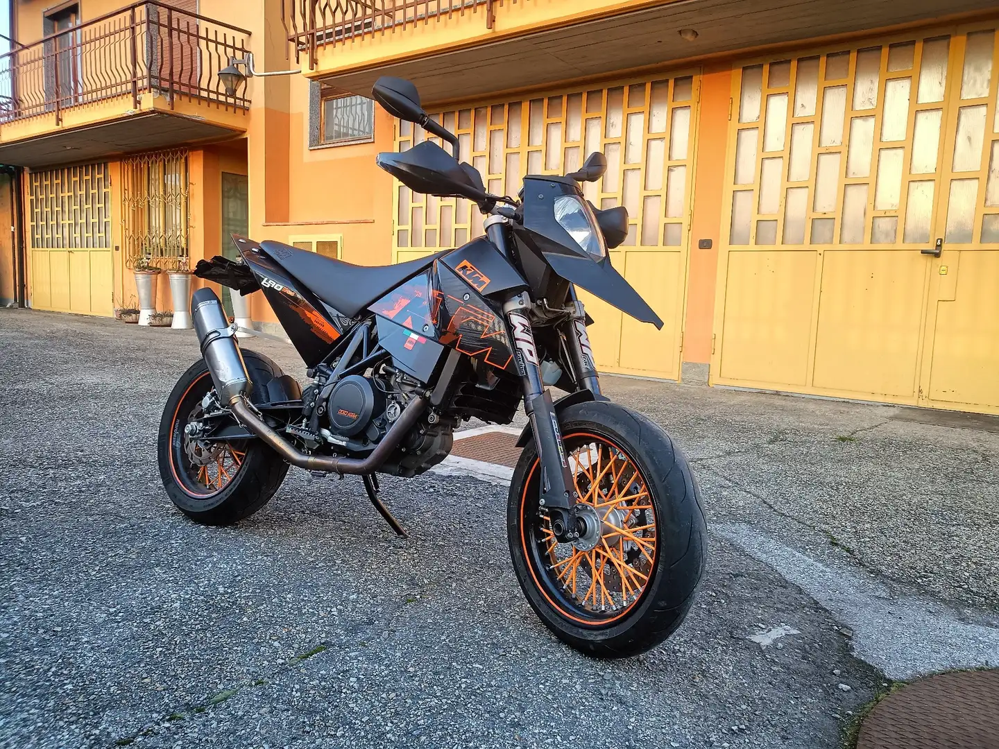 KTM 690 Supermoto - 1