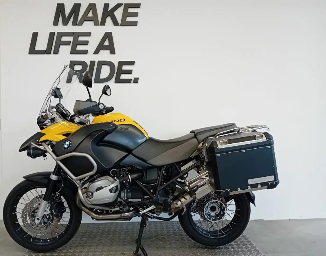 BMW R 1200 GS Adventure Giallo - 2
