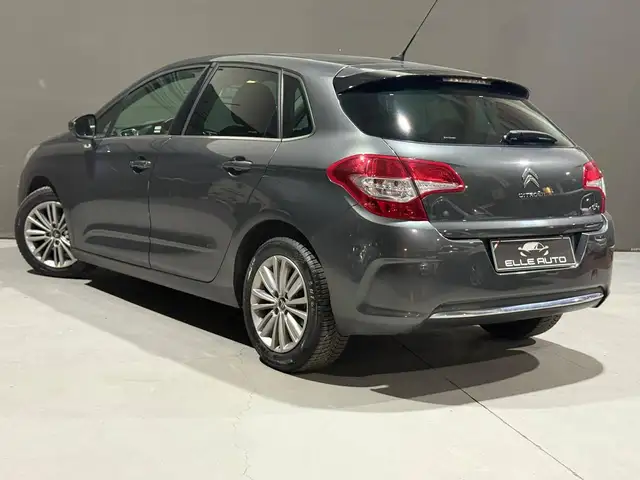 Citroen C4 view 3