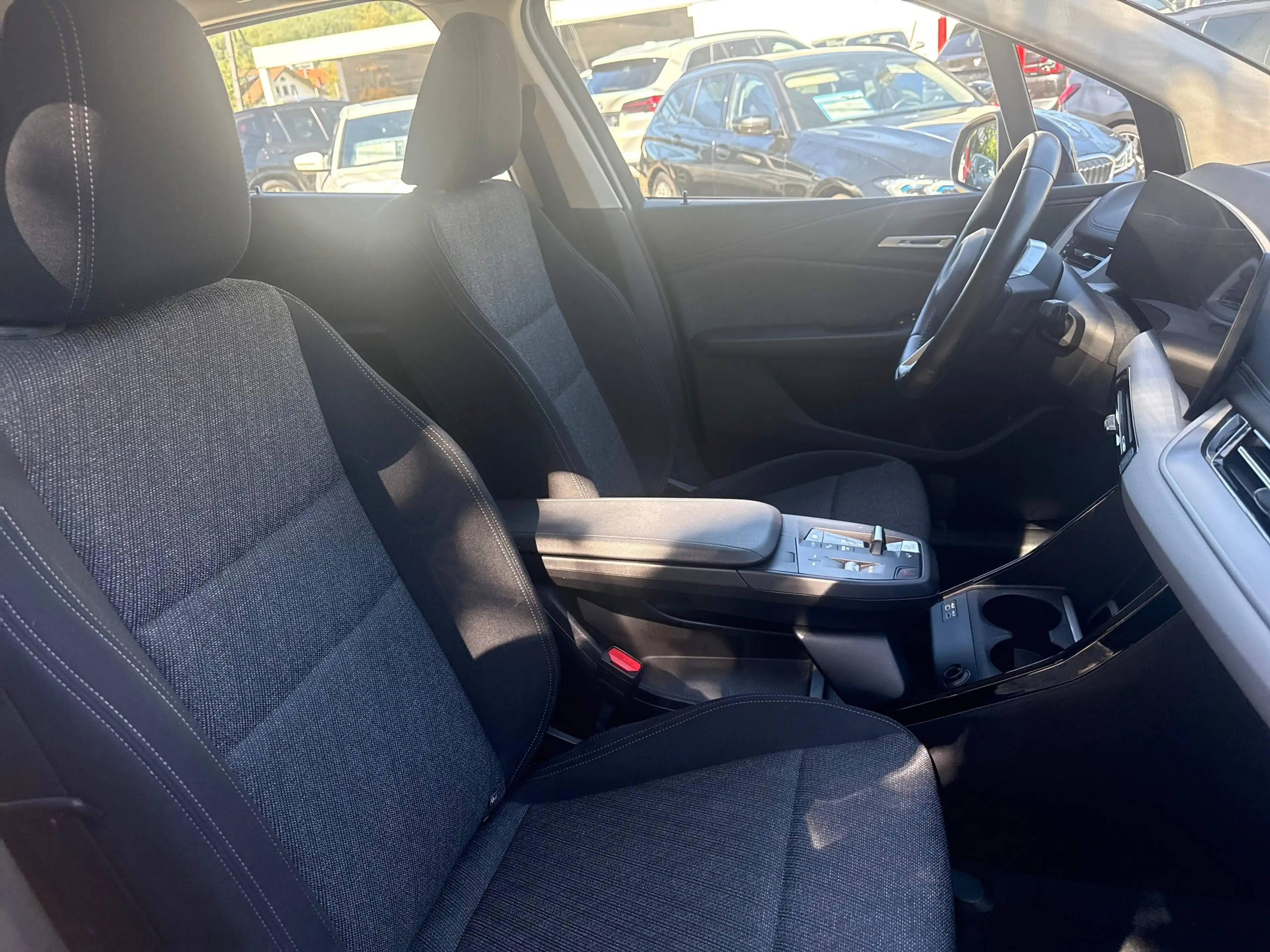 BMW 216 i Active Tourer DAB LED Komfortzg. Shz — photo 9