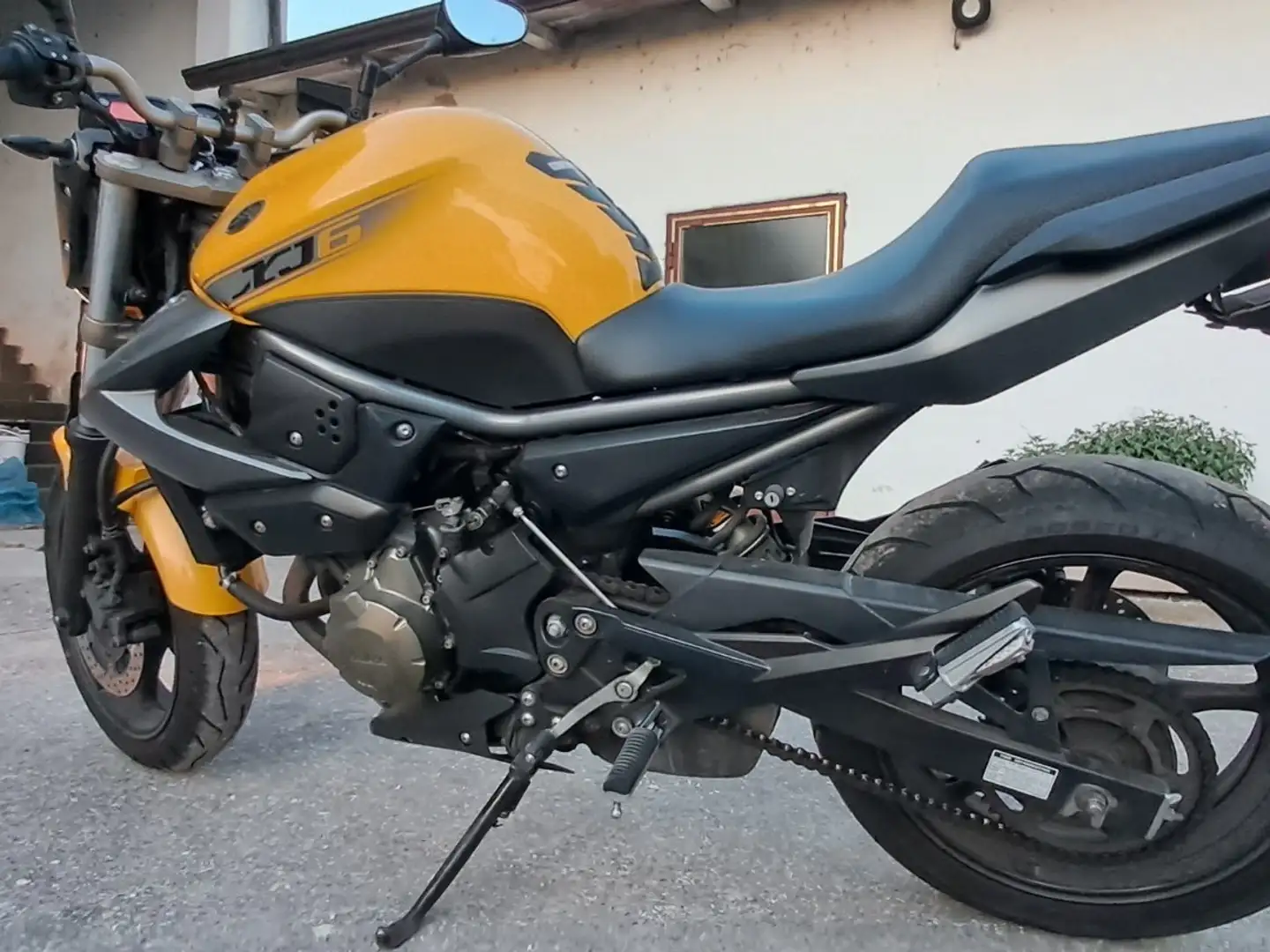 Yamaha XJ 6 Жовтий - 1