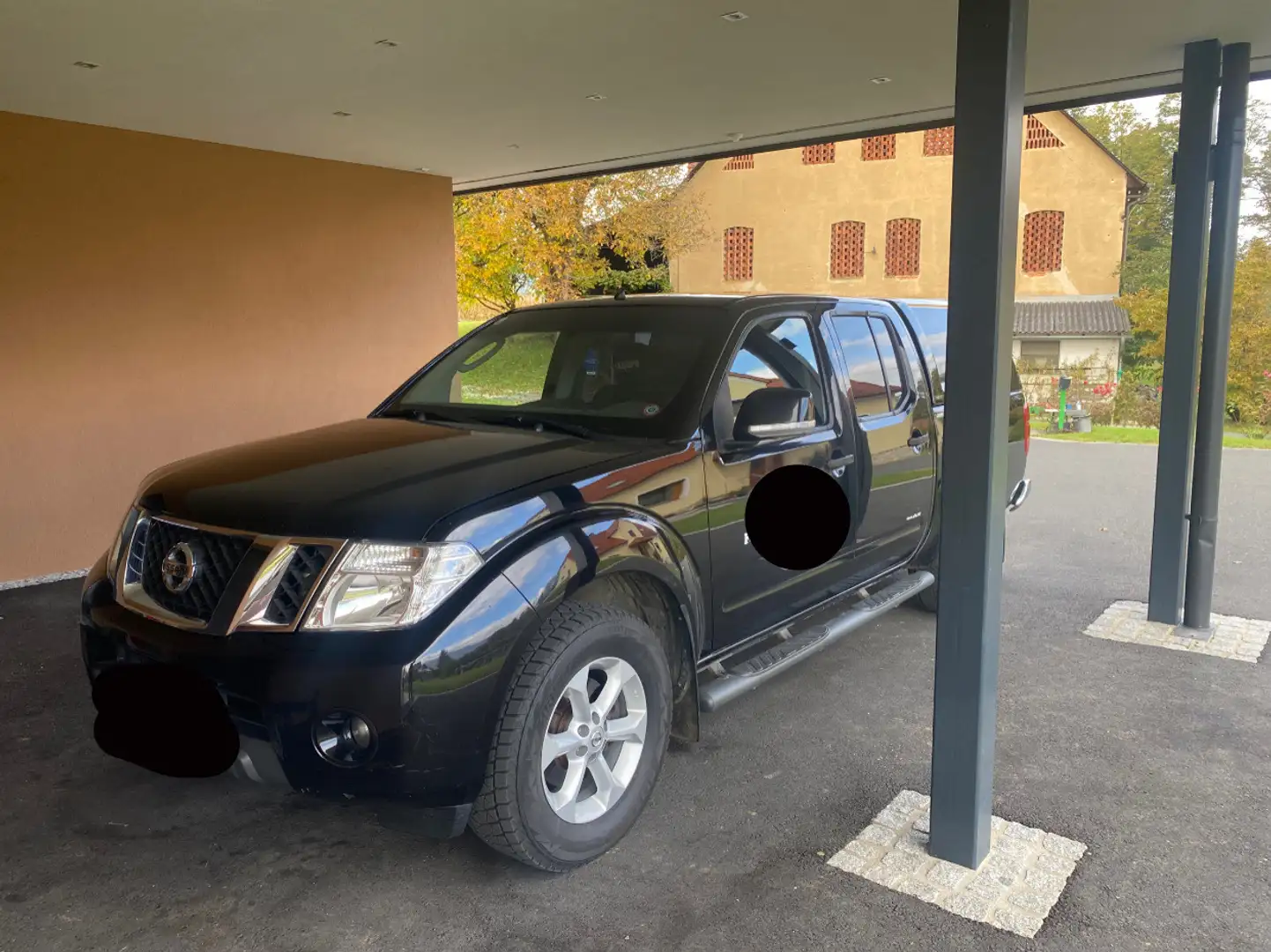Nissan Navara Np300 King Cap Schwarz - 1