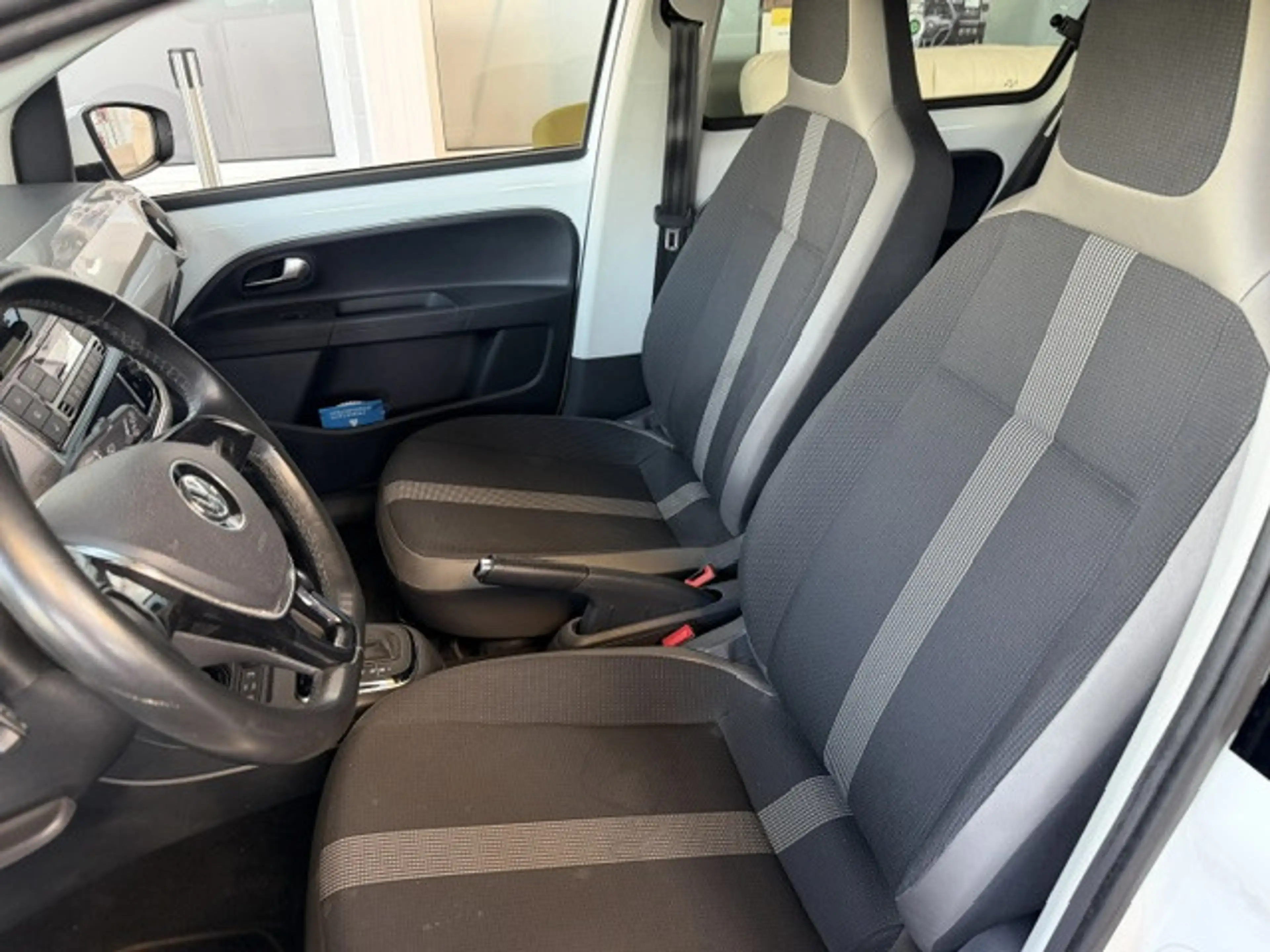 Volkswagen e-up! E-UP — photo 6