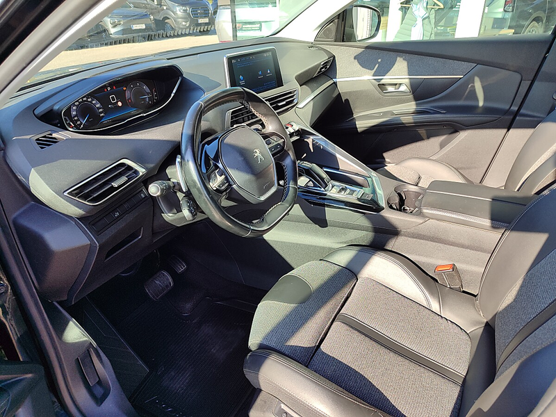Peugeot 5008 1.5 BlueHDi 130 FAP Allure — photo 11