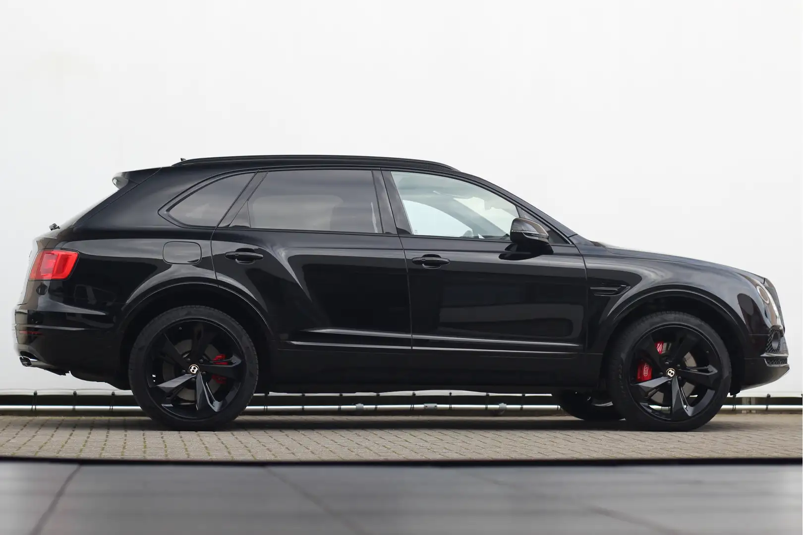 Bentley Bentayga 4.0 V8 Centenary | Mulliner | Touring | City Zwart - 2