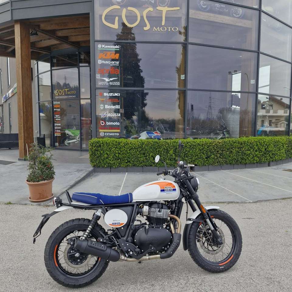 Royal Enfield Bear 650 Boardwalk White