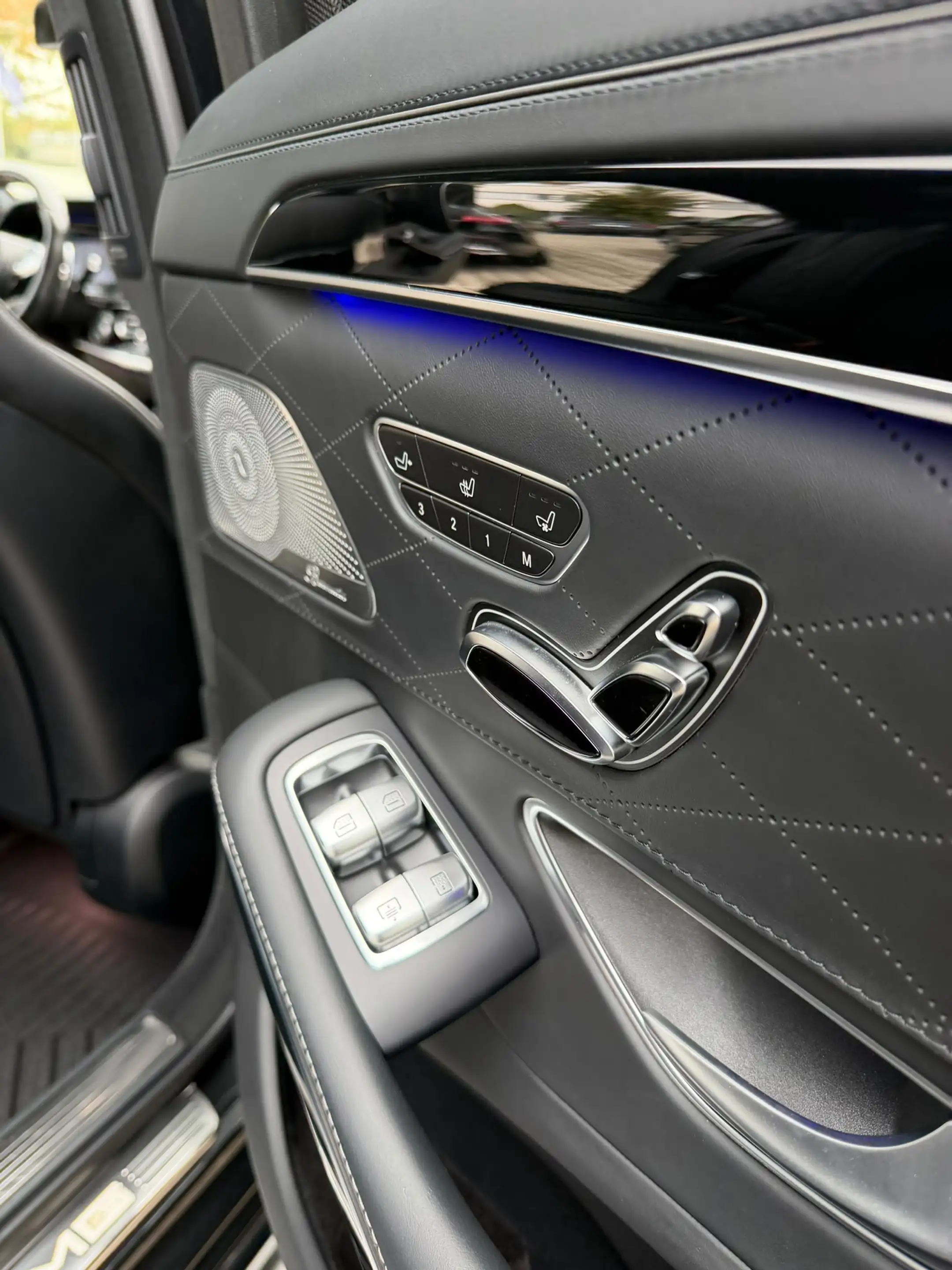 Mercedes-Benz S 63 AMG Tüv 05/28 — photo 14