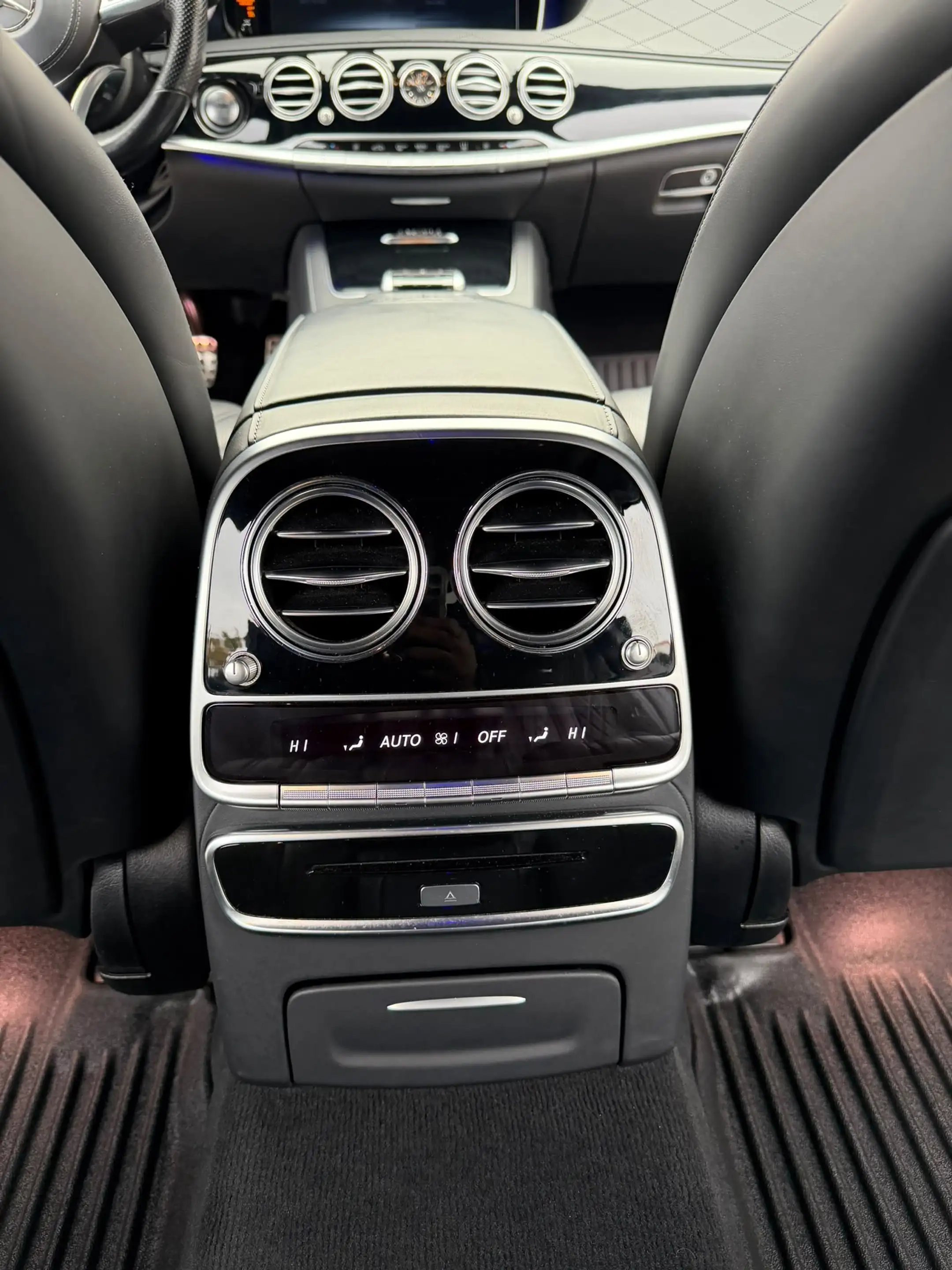 Mercedes-Benz S 63 AMG Tüv 05/28 — photo 15