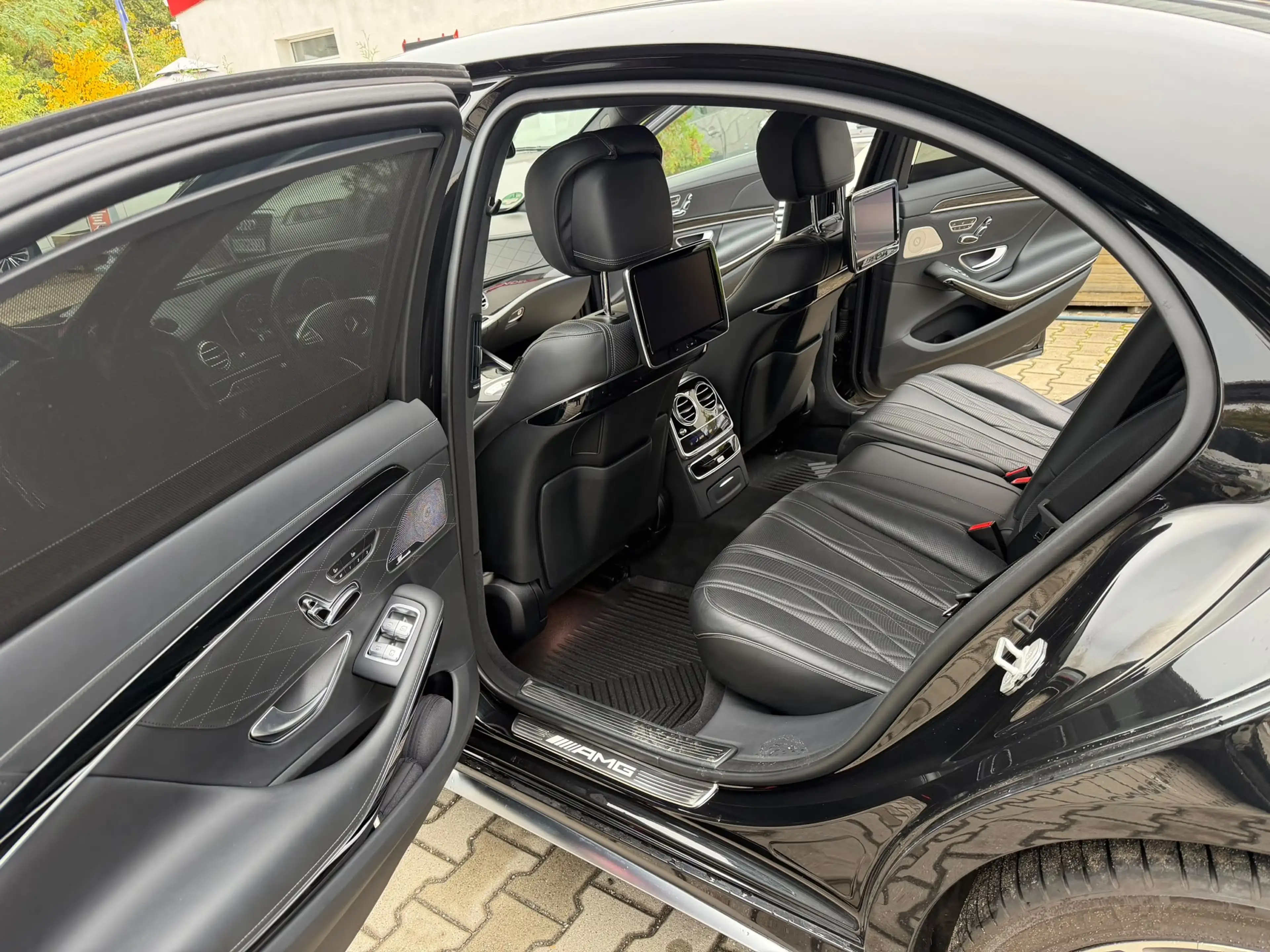 Mercedes-Benz S 63 AMG Tüv 05/28 — photo 11