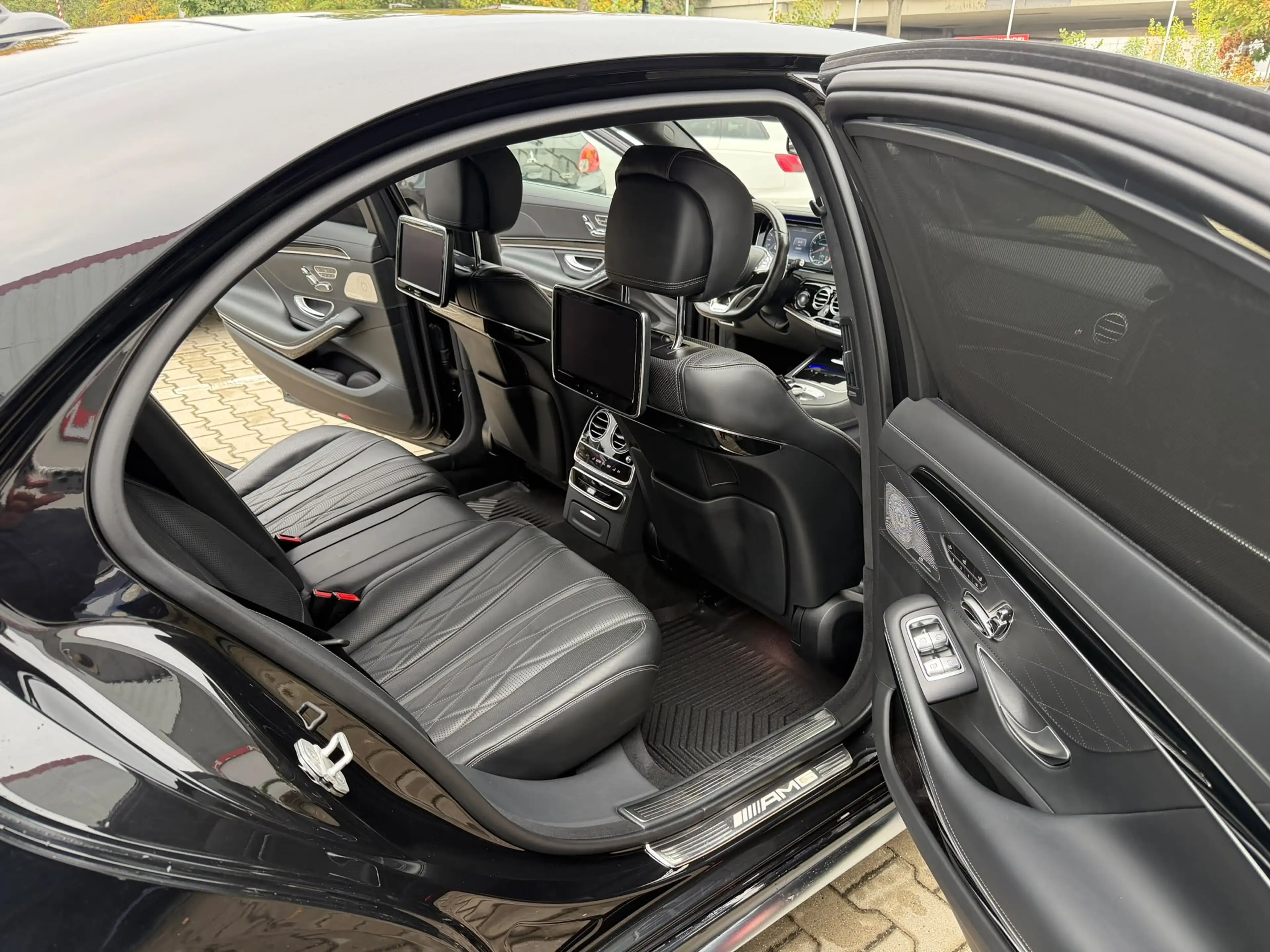 Mercedes-Benz S 63 AMG Tüv 05/28 — photo 12