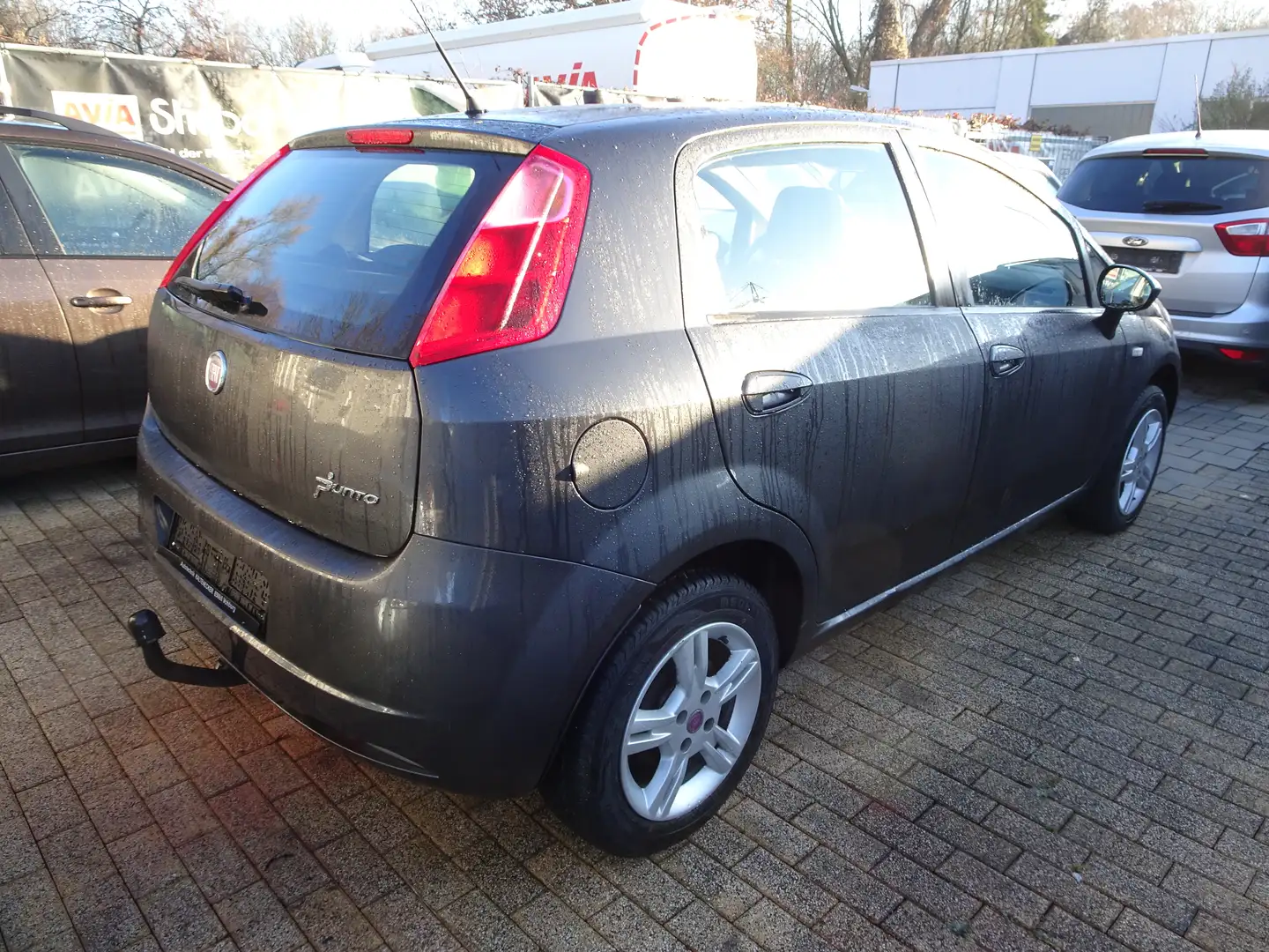 Fiat Grande Punto 1.4 8V Dynamic (Klima,AHK,Tüv Neu 91 TKM-Top 1A Grau - 2