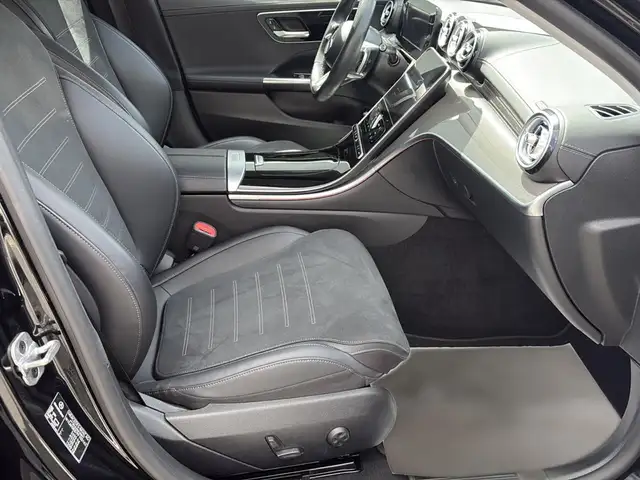 Mercedes-Benz C-Class view 13