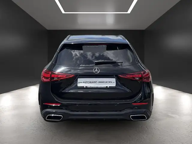 Mercedes-Benz C-Class view 9