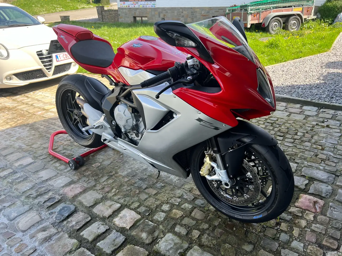 MV Agusta F3 675 Rood - 2