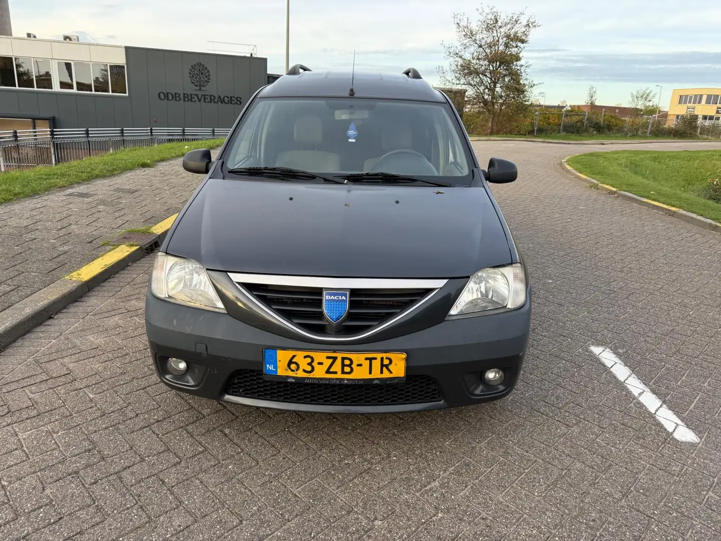 Dacia Logan MCV 1.6-16V Lauréate 7p. Grau - 2