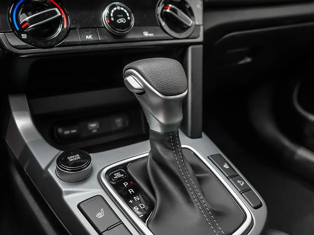 Kia Seltos снимка Kia Seltos