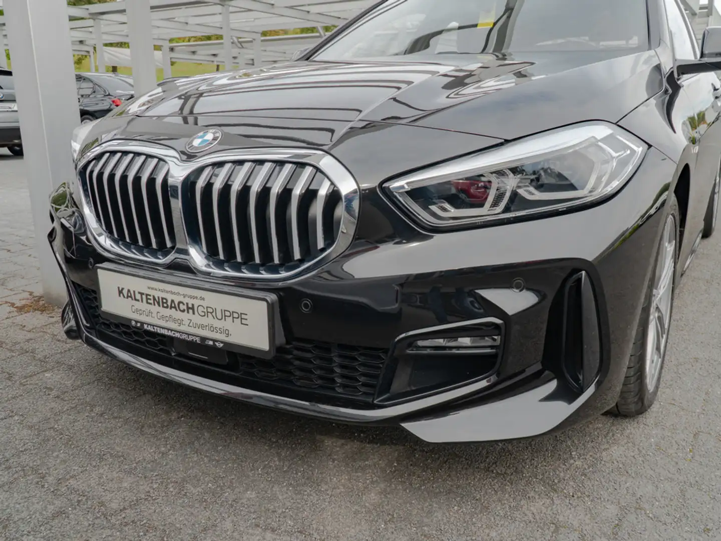BMW 118 i M-Sport HUD LED ACC NAVI SHZ PDC KLIMA Schwarz - 2