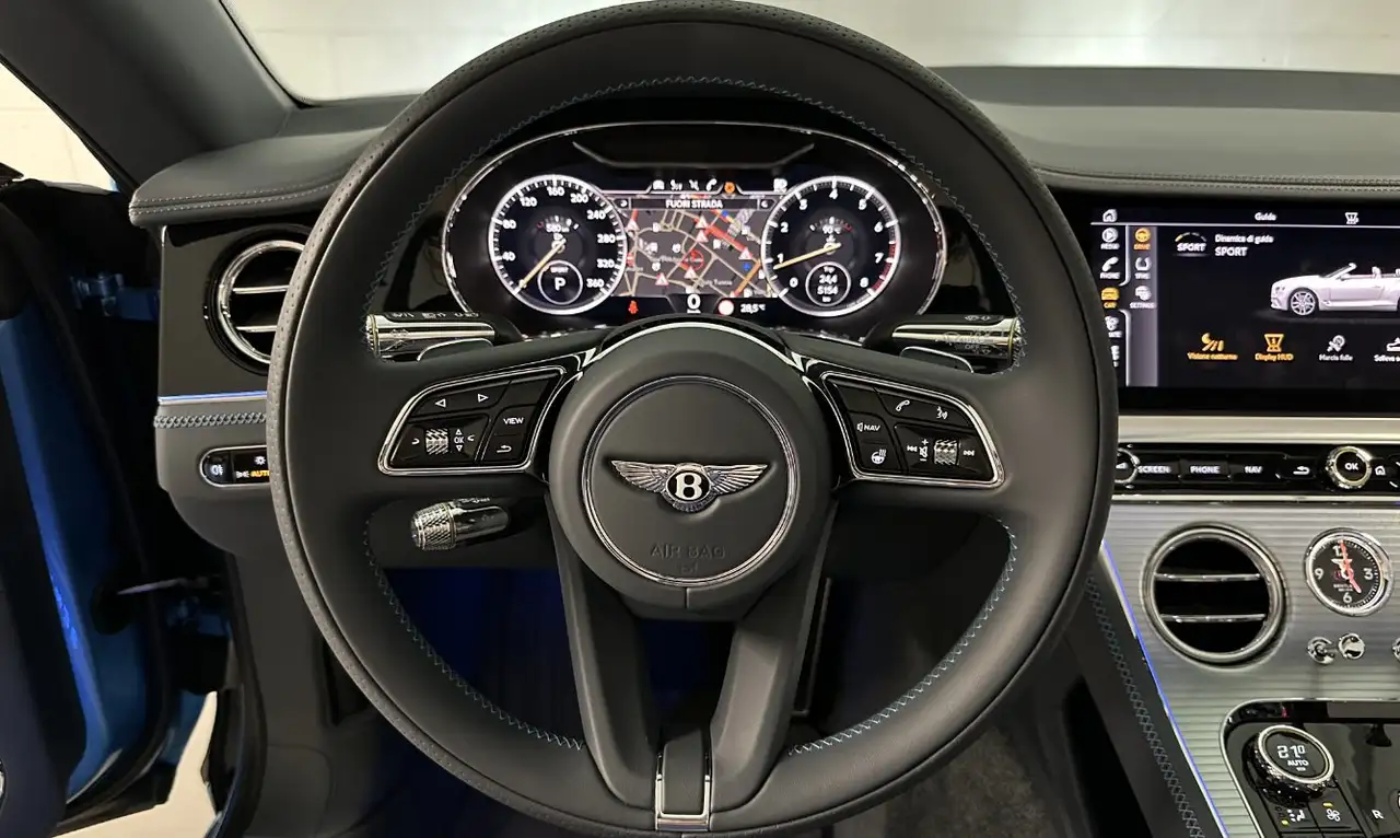 Bentley Continental GTC 2022 — фото 13