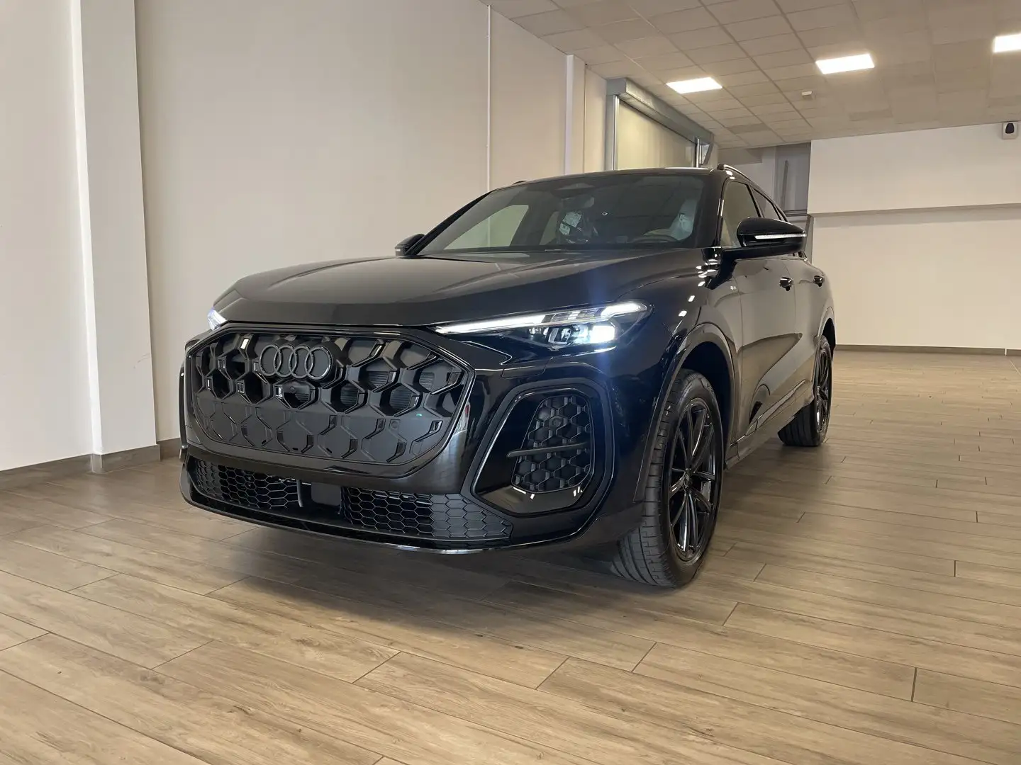 Audi Q5 TDi 150 kW mHEV+ S tronic quattro S line edition Nero - 2