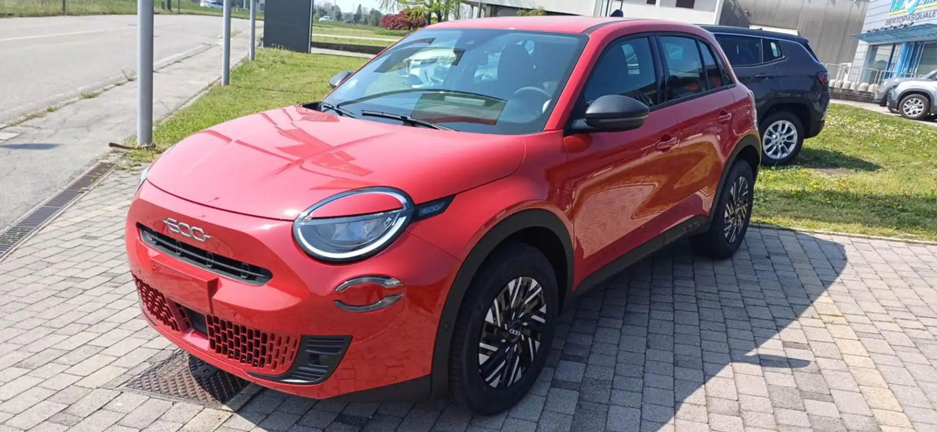 Fiat 600 Hybrid DCT MHEV Rosso - 1
