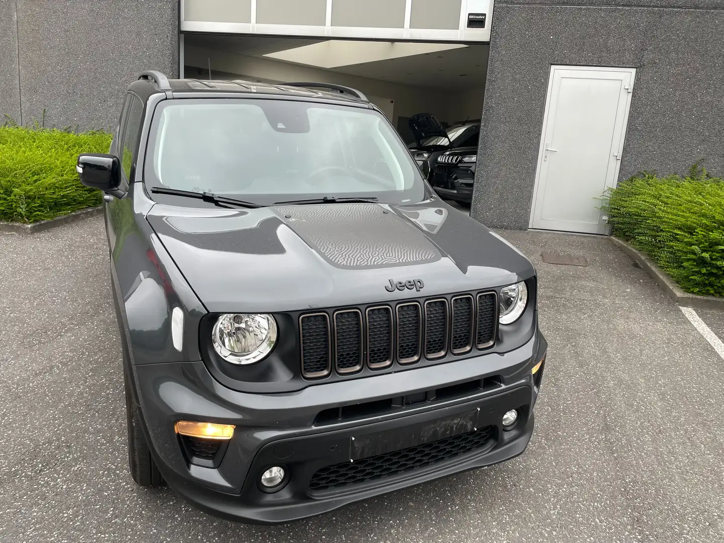 Jeep Renegade 1.3 T4 AWD PHEV Upland DDCT Gris - 1