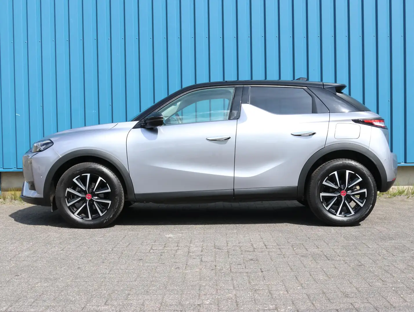 DS Automobiles DS 3 SUV Performance Line 130 pk Automaat | Navigatie | Grijs - 2