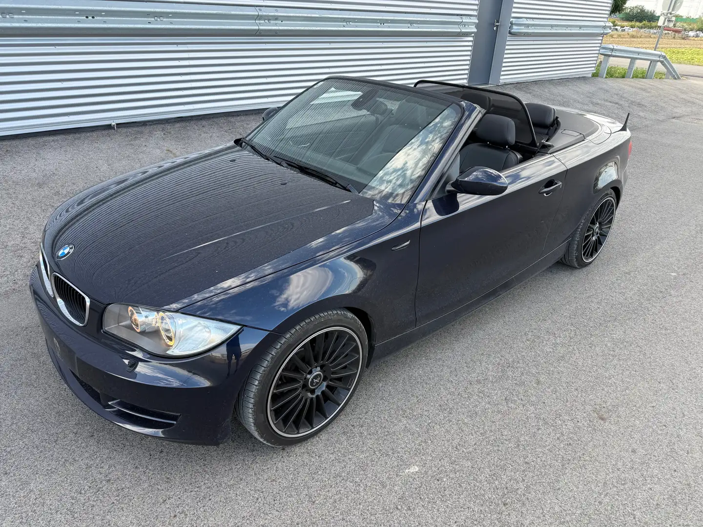 BMW 118 i Cabrio Österreich-Paket ID:3 Blau - 1