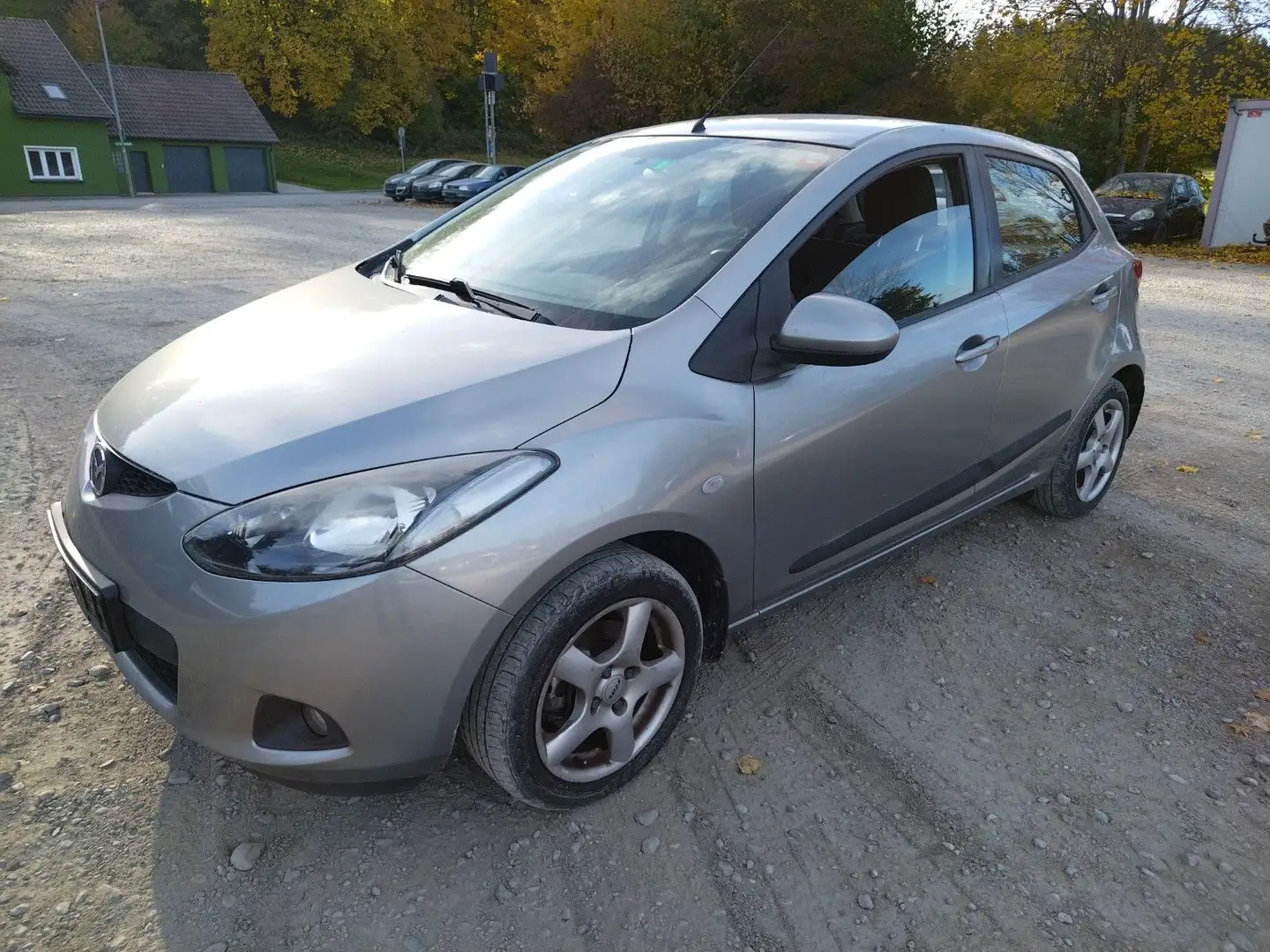 Mazda 2 1.3 MZR 55kW Active+KLIMAAUTOMATIK+SHZ Grau - 1