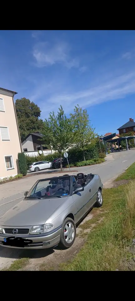 Opel Astra Cabrio 1.6i Bertone Edition, foto 2