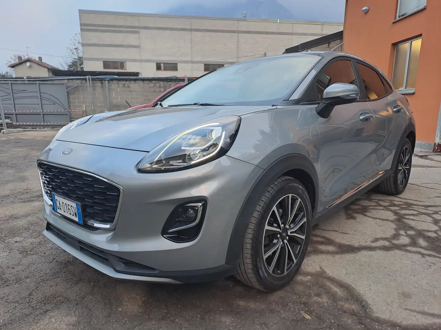 Ford Puma 1.0 BENZINA ECOBOOST HYBRID *TITANIUM* Gris - 1