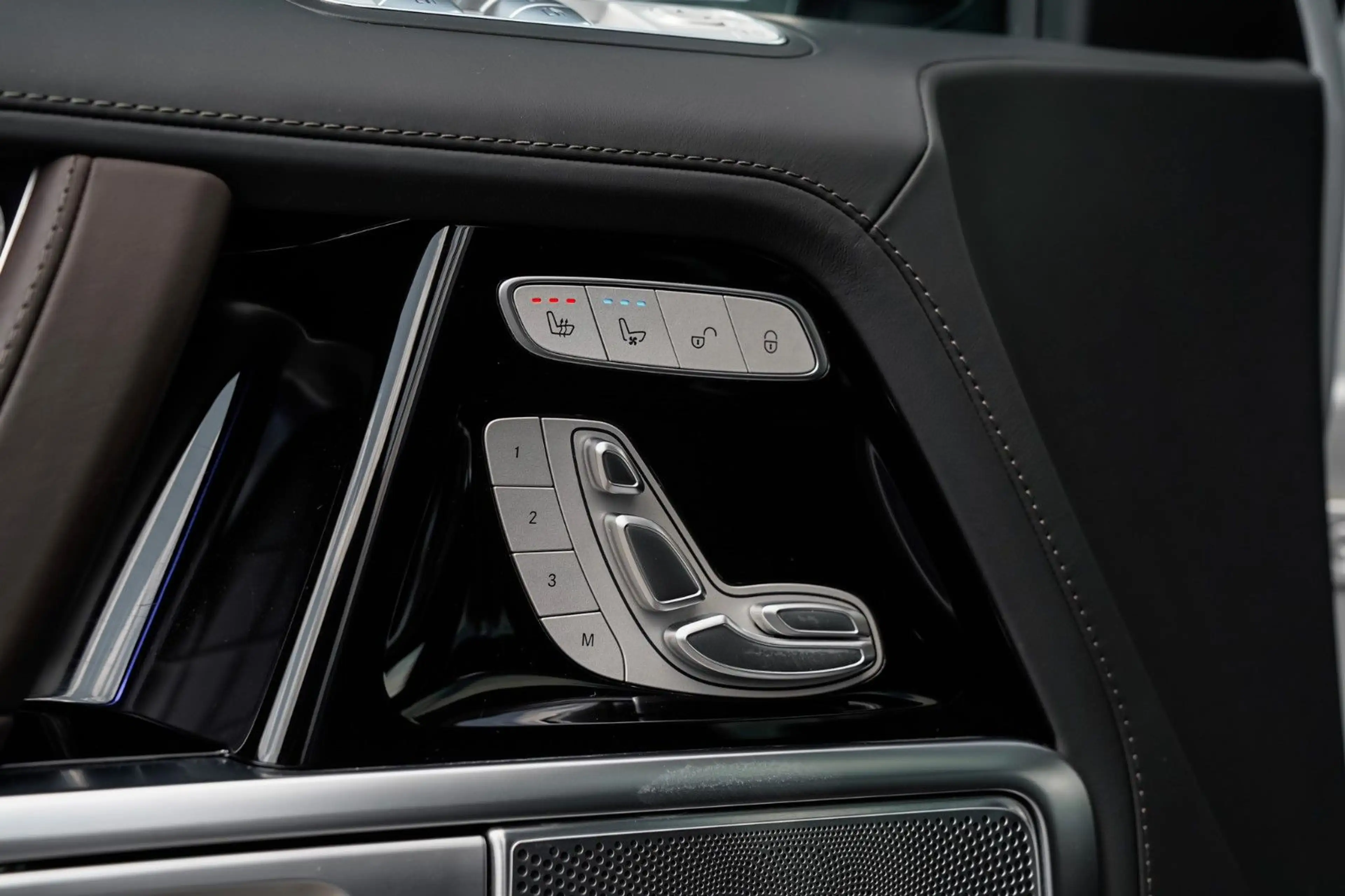 Mercedes-Benz G 63 AMG Superior-Night Paket-StandHzg-AHK — photo 11