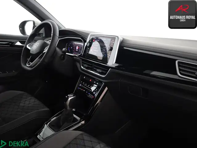 Volkswagen T-Roc view 9
