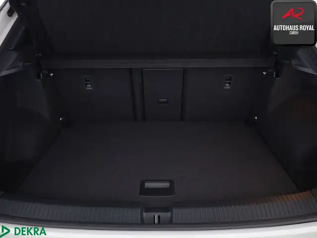 Volkswagen T-Roc view 12