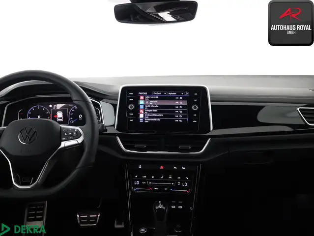 Volkswagen T-Roc view 8